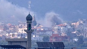 Intenzivni napadi svih strana